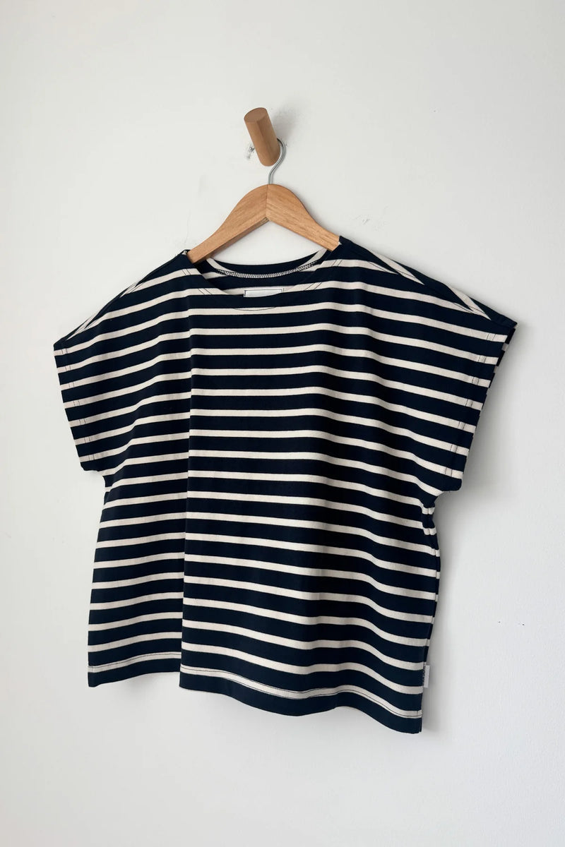 Manon Tee - white stripe on navy