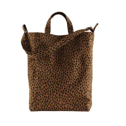 nutmeg leopard duck bag Baggu